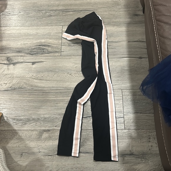 Black leggings with white and light pink stripes on the sides - Picture 2 of 5